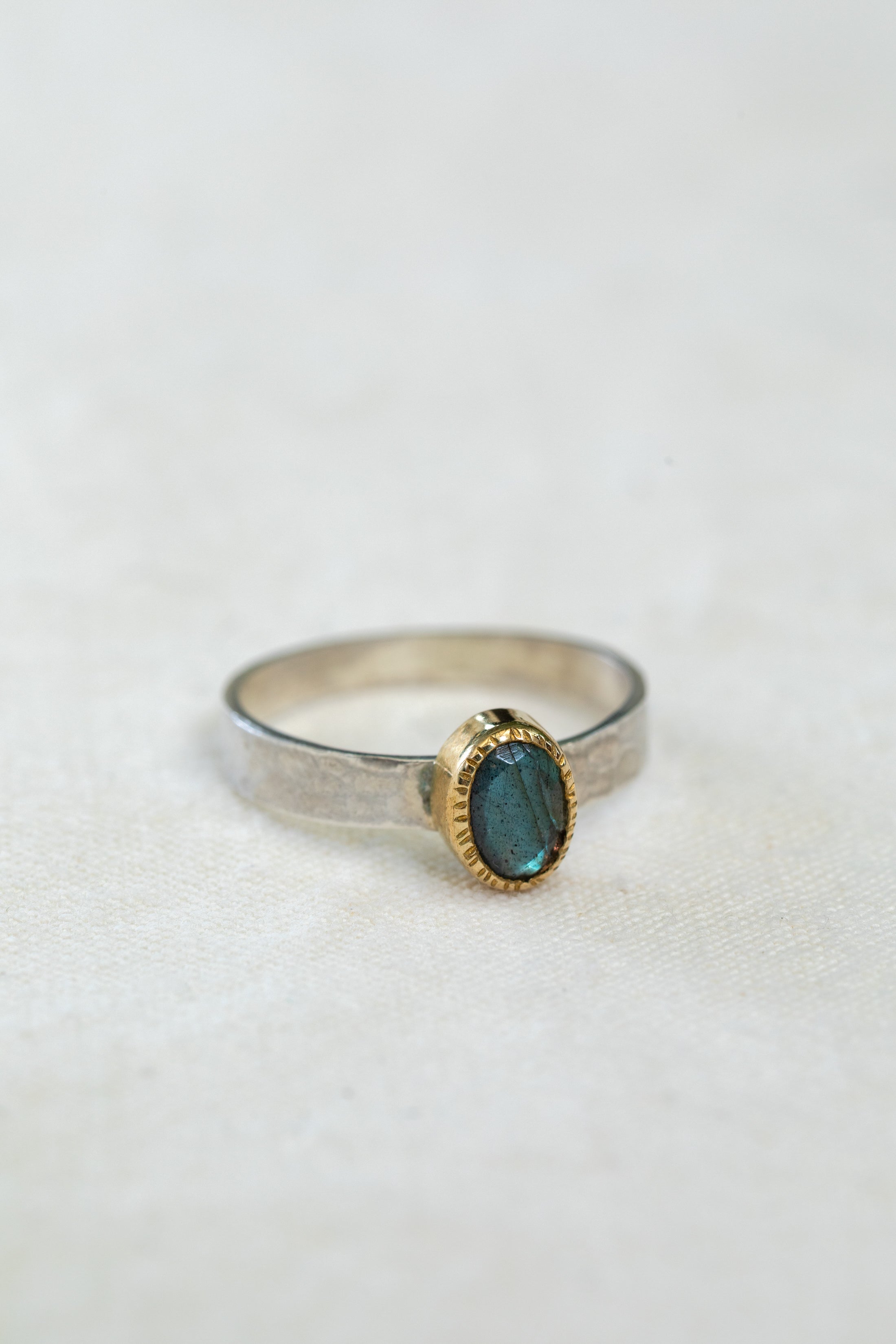Bague Némesia